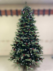 Сосна искусственная заснеженная с шишками