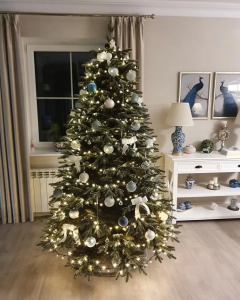 Ель искусственная Квебек заснеженная с шишками